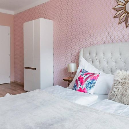 Pastel Art Deco 3Bdr Ruterra Apt Prague Luaran gambar