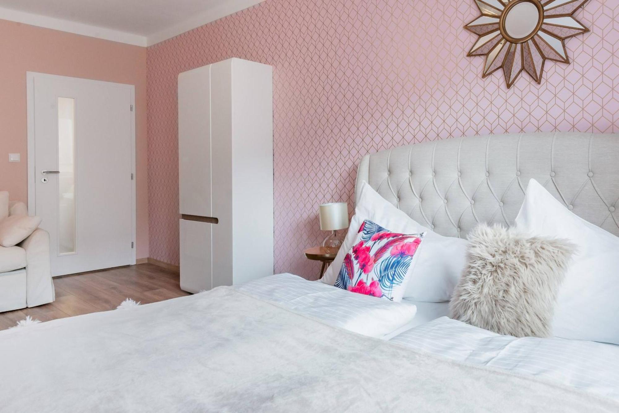 Pastel Art Deco 3Bdr Ruterra Apt Prague Luaran gambar