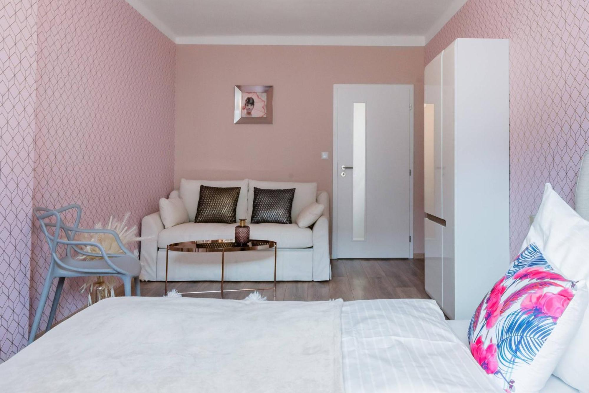 Pastel Art Deco 3Bdr Ruterra Apt Prague Luaran gambar