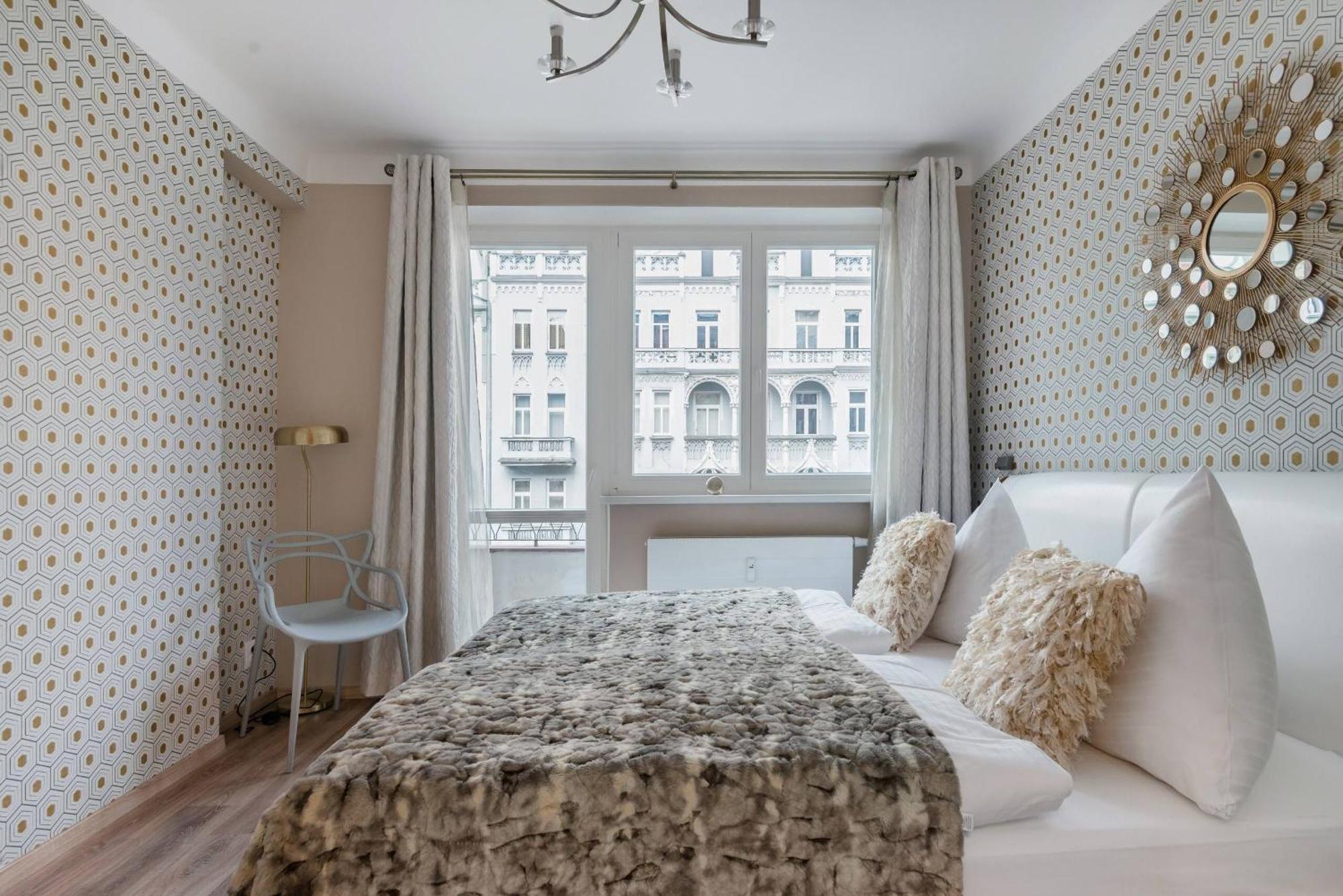 Pastel Art Deco 3Bdr Ruterra Apt Prague Luaran gambar